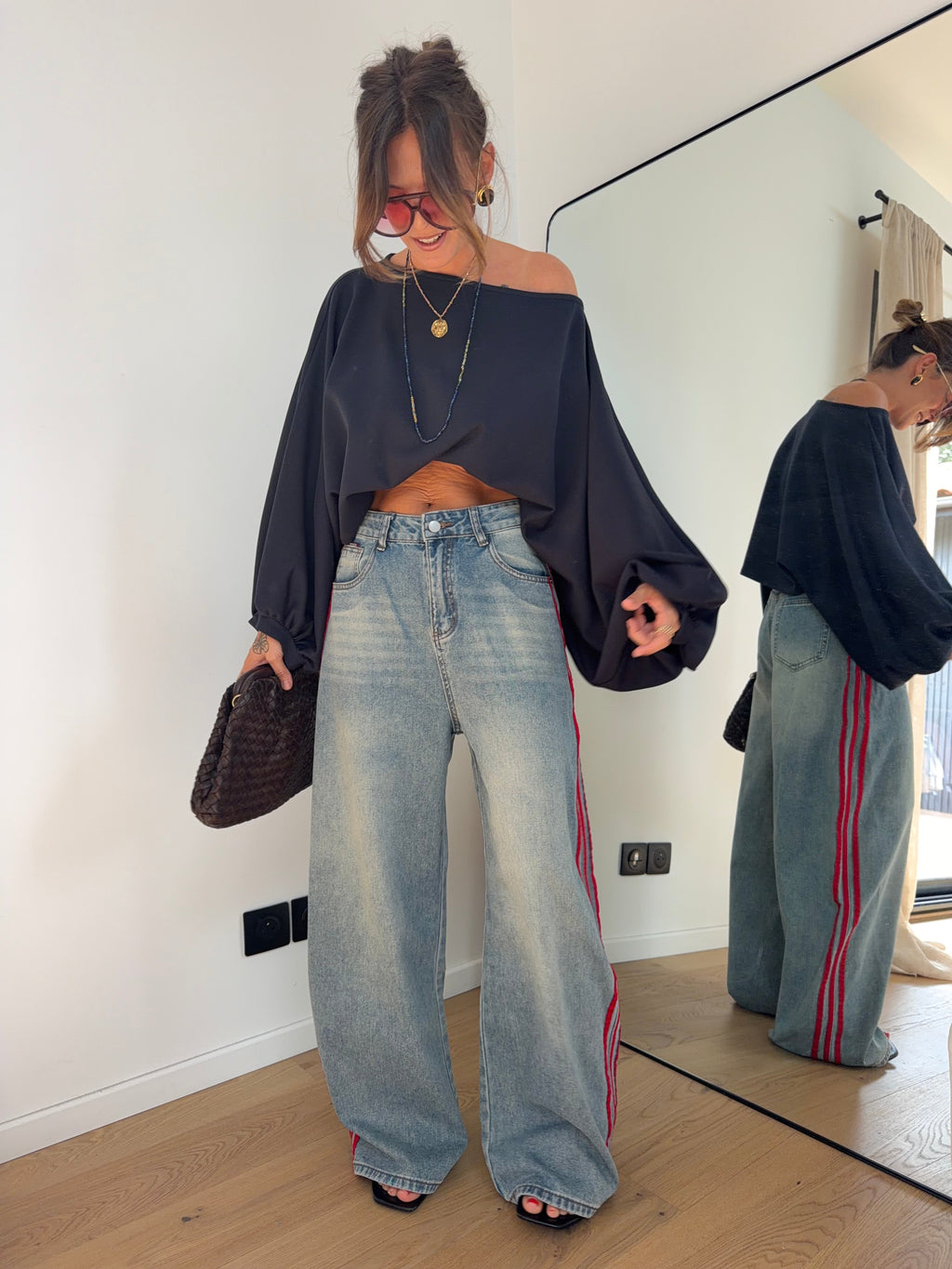 Jeans à bandes rouges