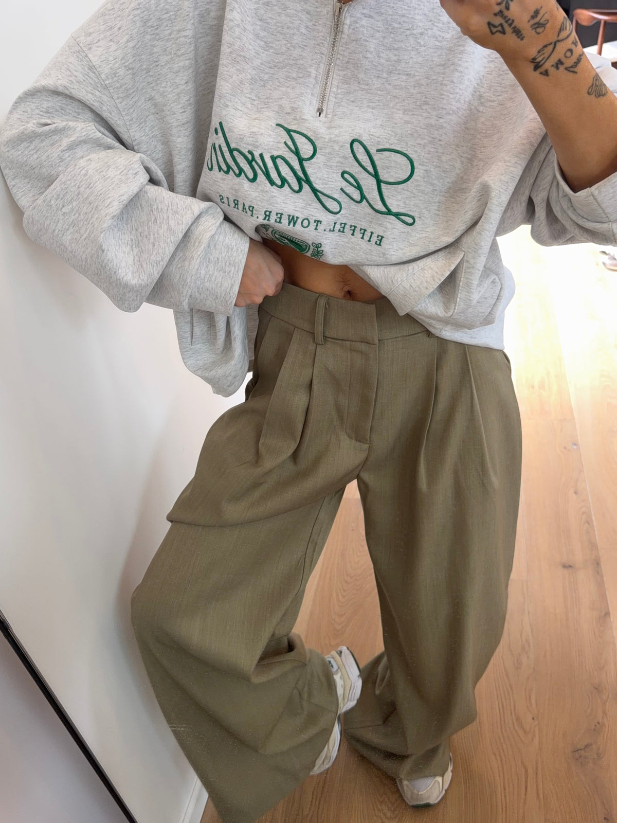 Pantalon droit à détails - olive