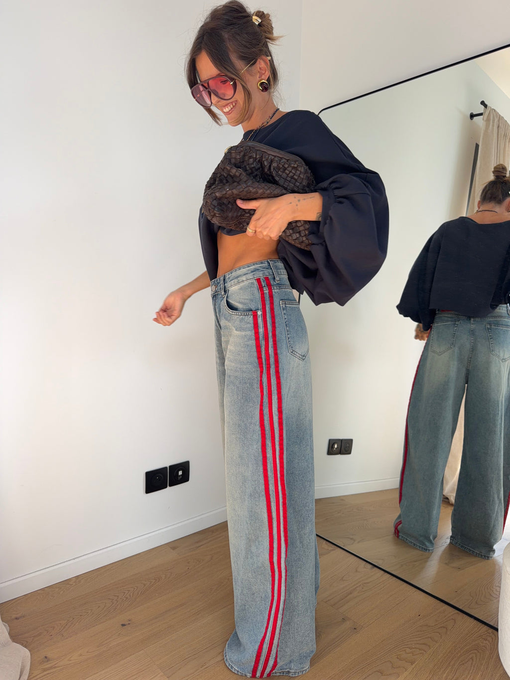 Jeans à bandes rouges